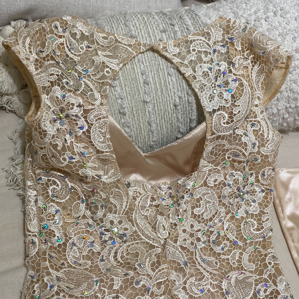 Dress - Picture 5 of 6